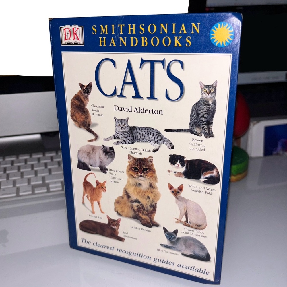 SMITHSONIAN HANDBOOK OF CATS – DK Publishing Illustrated Cat Breed Guide w/ Pics